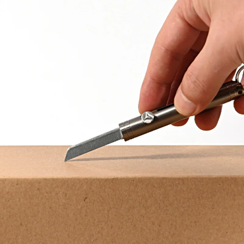 Mini EOS Snemljiv Nož Prenosni Rezanje Papirja Multi-funkcijo Mini Rezilo Noži Medenina Žep obeske Folding Nož Nova 1